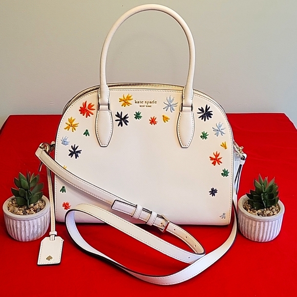 kate spade Handbags - Like new kate spade satchel with strap